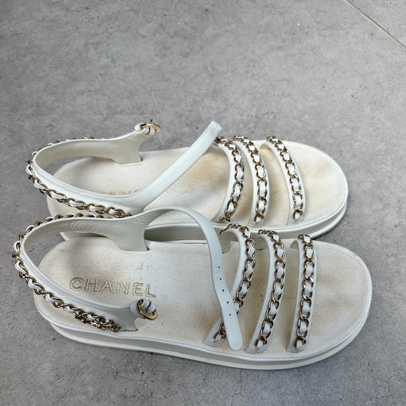 CHANEL CHAIN CALFSKIN SANDALS - Picture 3 of 9